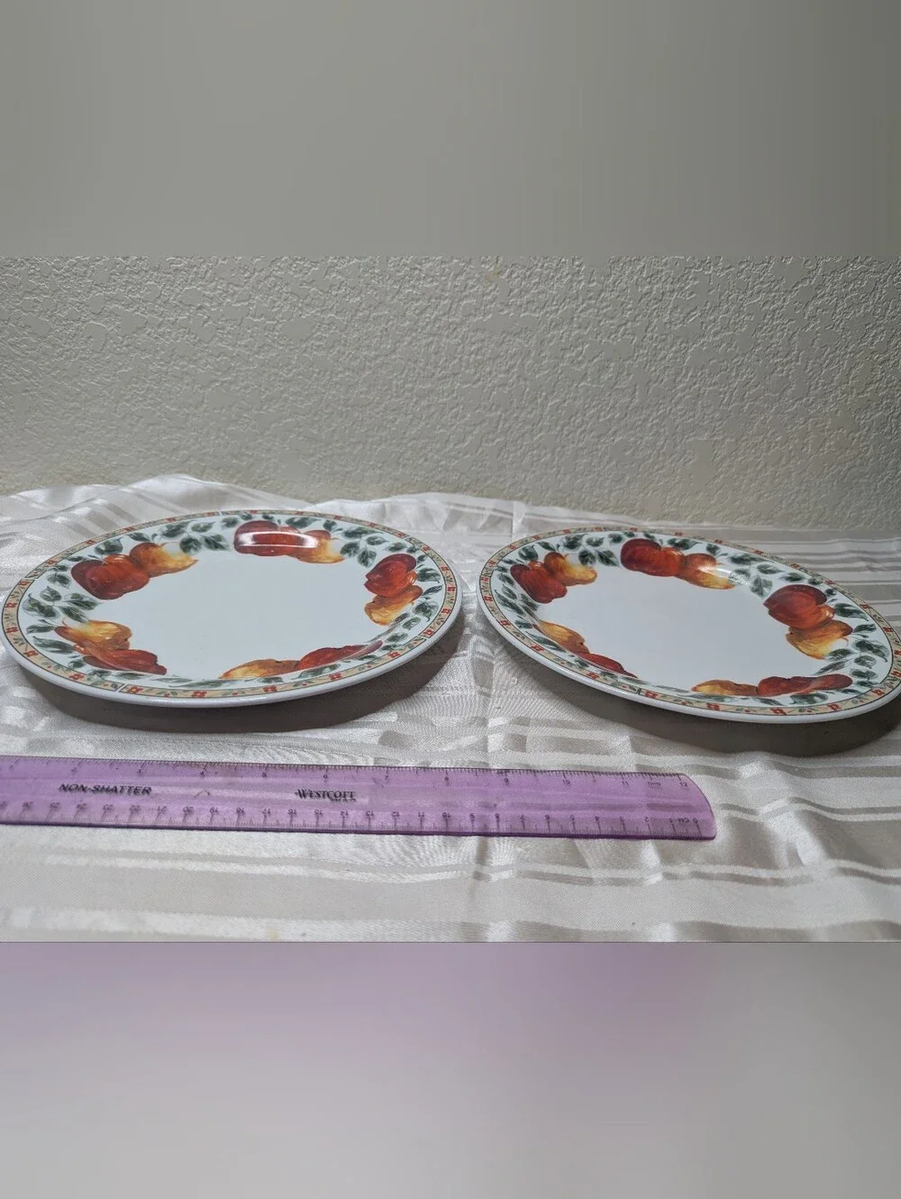 Gibson Apples Plates Dinner Lot of 2 Red Apples, Flowers Green Leaves, Vintage